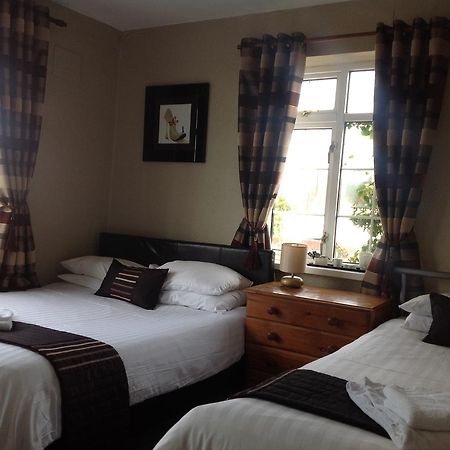 The Hollies Guest House Solihull Bagian luar foto