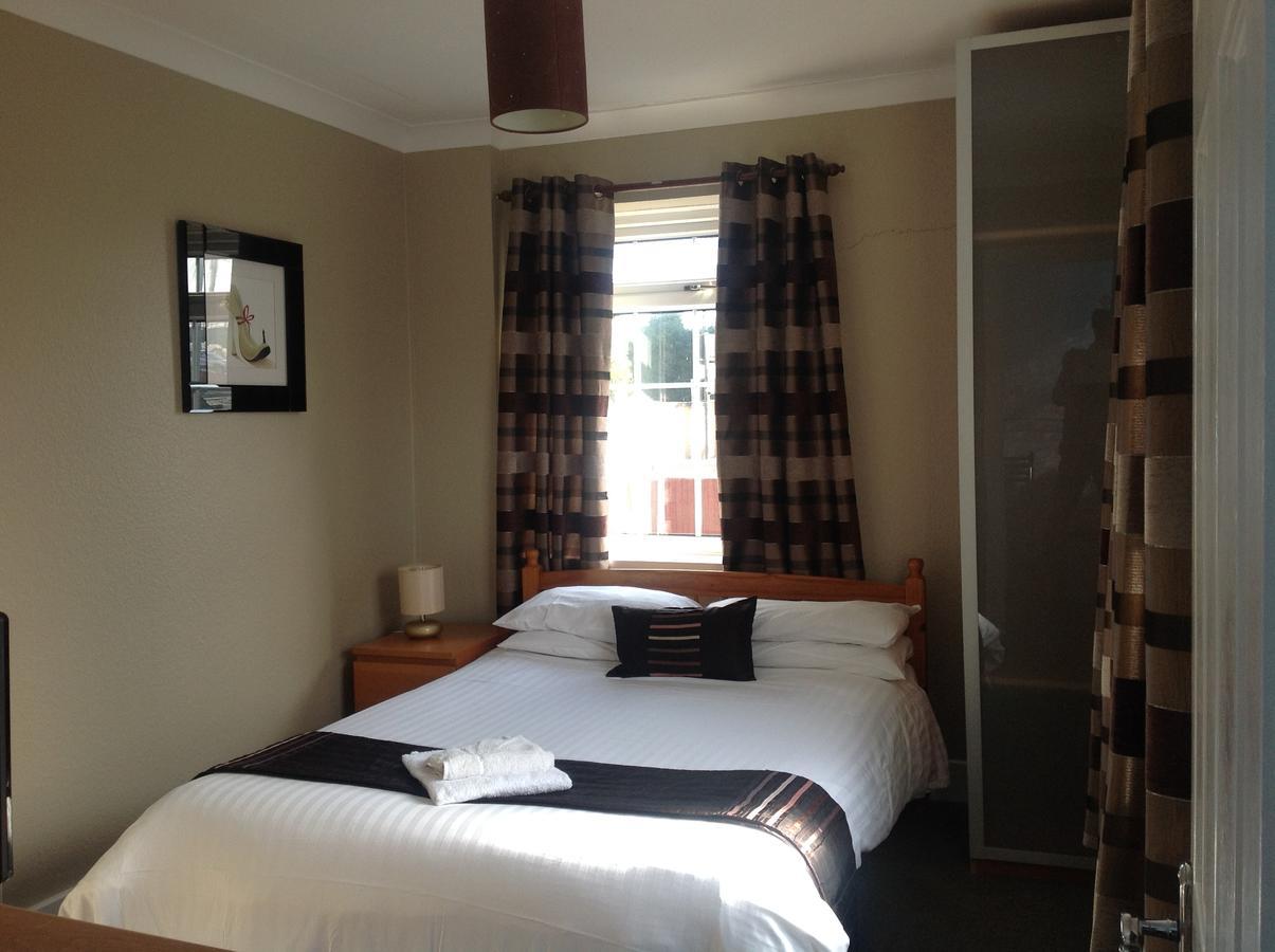 The Hollies Guest House Solihull Bagian luar foto